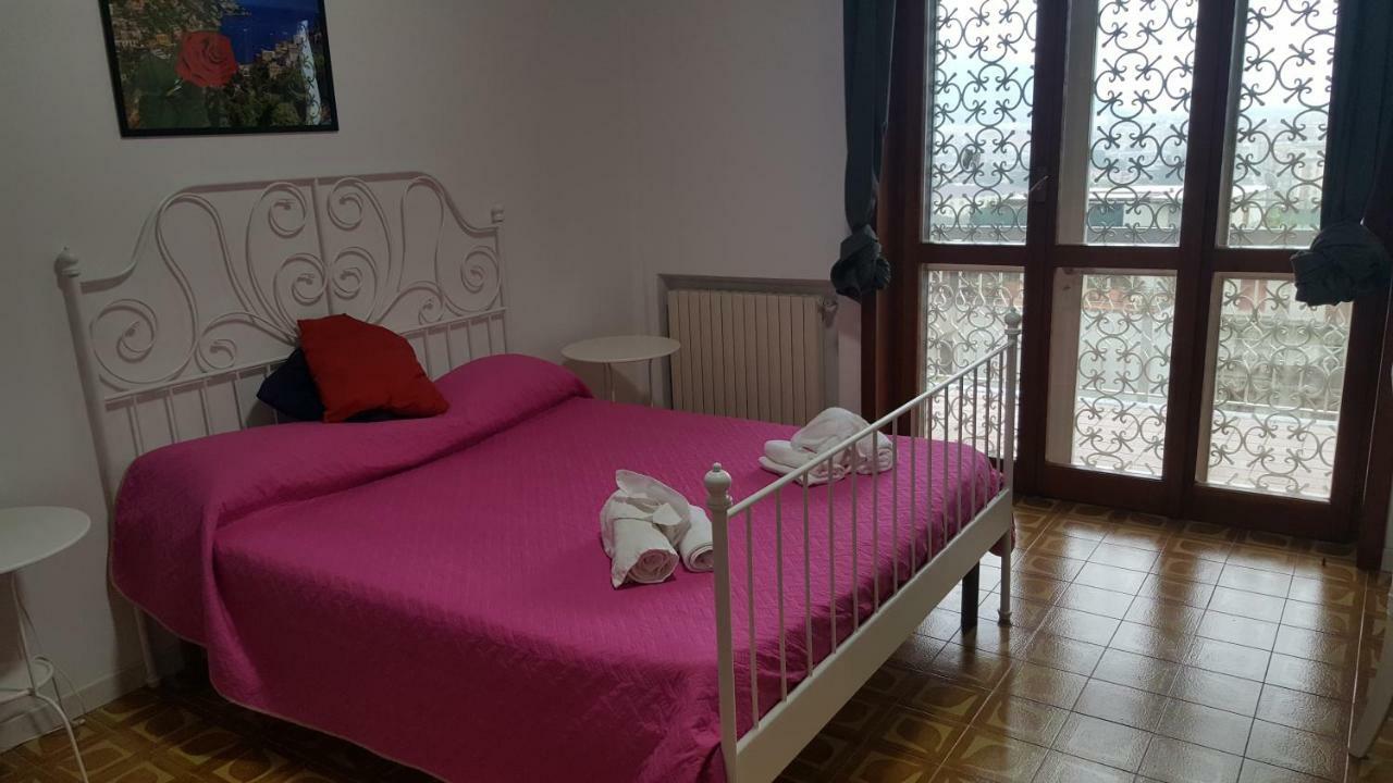 Le ginestre Bed and Breakfast Salerno Esterno foto